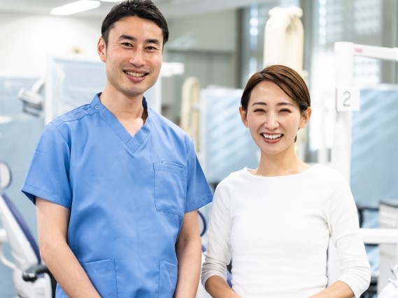 笑顔の歯科衛生士